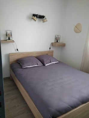 2 chambres, fer et planche à repasser