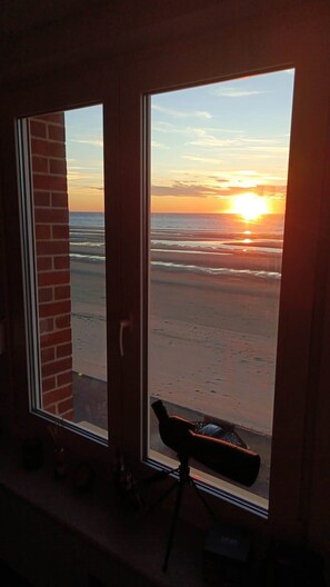 On the beach - Apartment on the sea wall, exceptional sea view (Bray-Dunes)