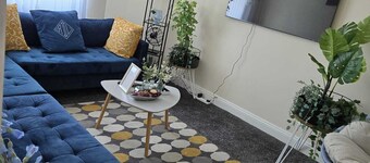 Charming Wolverhampton Apartment With Private Entrance