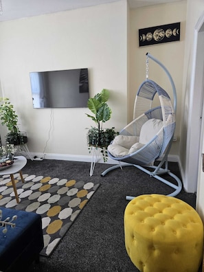 Apartment, 2 Bedrooms, Balcony, City View | Room amenity