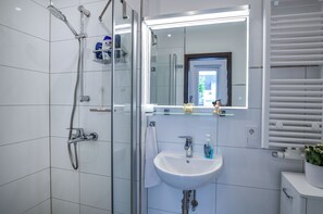 Hårføner, håndklær, såpe og toalettpapir