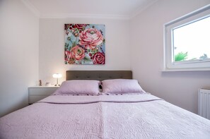 1 bedroom, iron/ironing board, WiFi, bed sheets