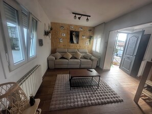 Living area - The miners of castro Urdiales (Unknown)