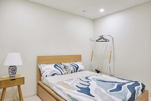 2 slaapkamers, een strijkplank/strijkijzer, wifi, beddengoed