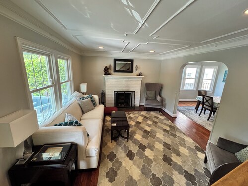 Charming 3-bedroom house with AC, WiFi in peaceful Bethesda