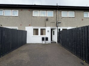 Exterior - Clydebank 2 Bedroom Home (Clydebank)