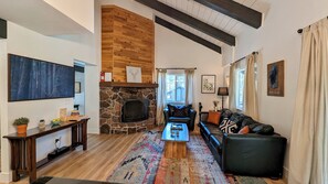 Smart-tv och eldstad