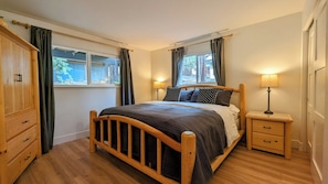 3 bedrooms, iron/ironing board, travel crib, free WiFi
