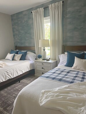 5 bedrooms, desk, free WiFi, bed sheets