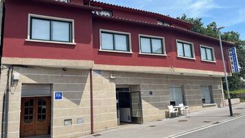 Façana frontal de l'allotjament