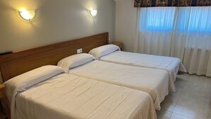 クラシック ダブルまたはツインルーム | WiFi (無料)