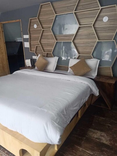 Varindavan Hotel & Restaurant