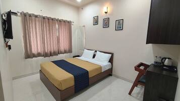 Escrivaninha, espaço de trabalho para notebook, Wi-Fi de cortesia