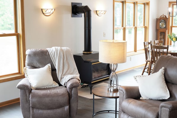 Smart TV, fireplace, books