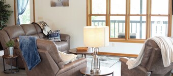 Serene Lakefront Retreat - Pristine home near it all with Gracious Hospitality