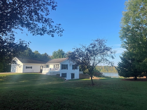 Serene Lakefront Escape with stunning views-ATV Trails & Golf all within a mile.