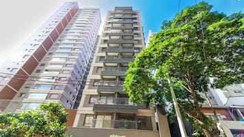 Vista frontal de la propiedad