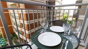 Business Apartment | Outdoor dining