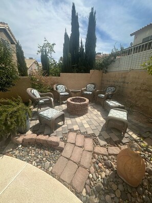 Property grounds - Beautiful house close to Strip (Henderson)