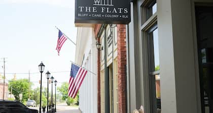 Bluff - The Flats Demopolis