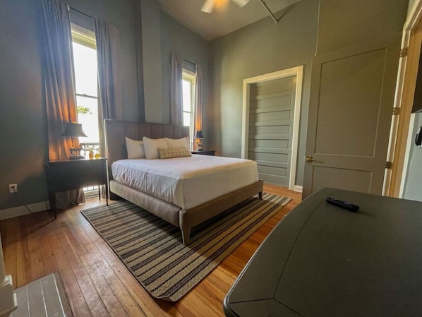 2 chambres, fer et planche à repasser, accès au Wi-Fi (inclus)