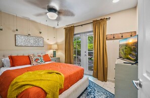 4 Schlafzimmer, Schreibtisch, Bügeleisen/Bügelbrett, Reisekinderbett