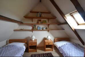 2 bedrooms, WiFi, bed sheets