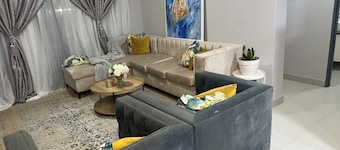 Beautiful 2bedroom 2bathroom with high speed WiFi in Mbabane central.