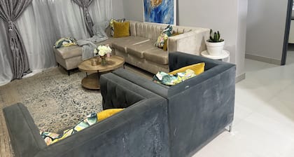 Beautiful 2bedroom 2bathroom with high speed WiFi in Mbabane central.