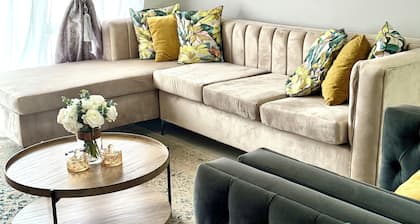 Beautiful 2bedroom 2bathroom with high speed WiFi in Mbabane central.