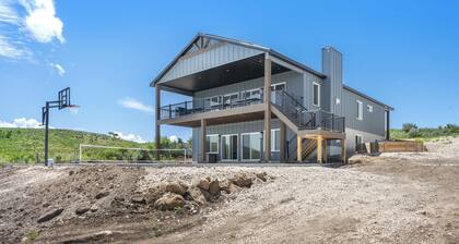 BayView Lake House | Gaga Ball Pit | Pickleball | Basketball