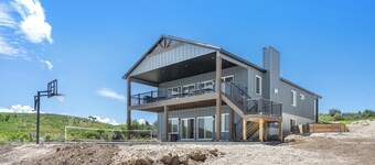 BayView Lake House | Gaga Ball Pit | Pickleball | Basketball