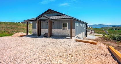 BayView Lake House | Gaga Ball Pit | Pickleball | Basketball