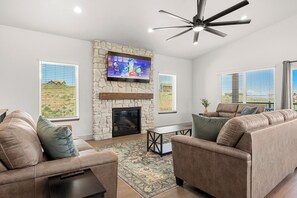 Televisión, chimenea y tenis de mesa 