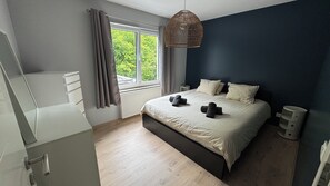 3 makuuhuonetta, silitysrauta/-lauta, Wi-Fi, vuodevaatteet