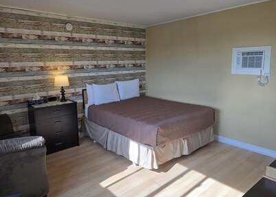 MacNeil's Motel 