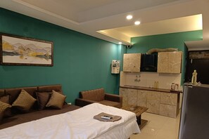 1 bedroom, WiFi, bed sheets