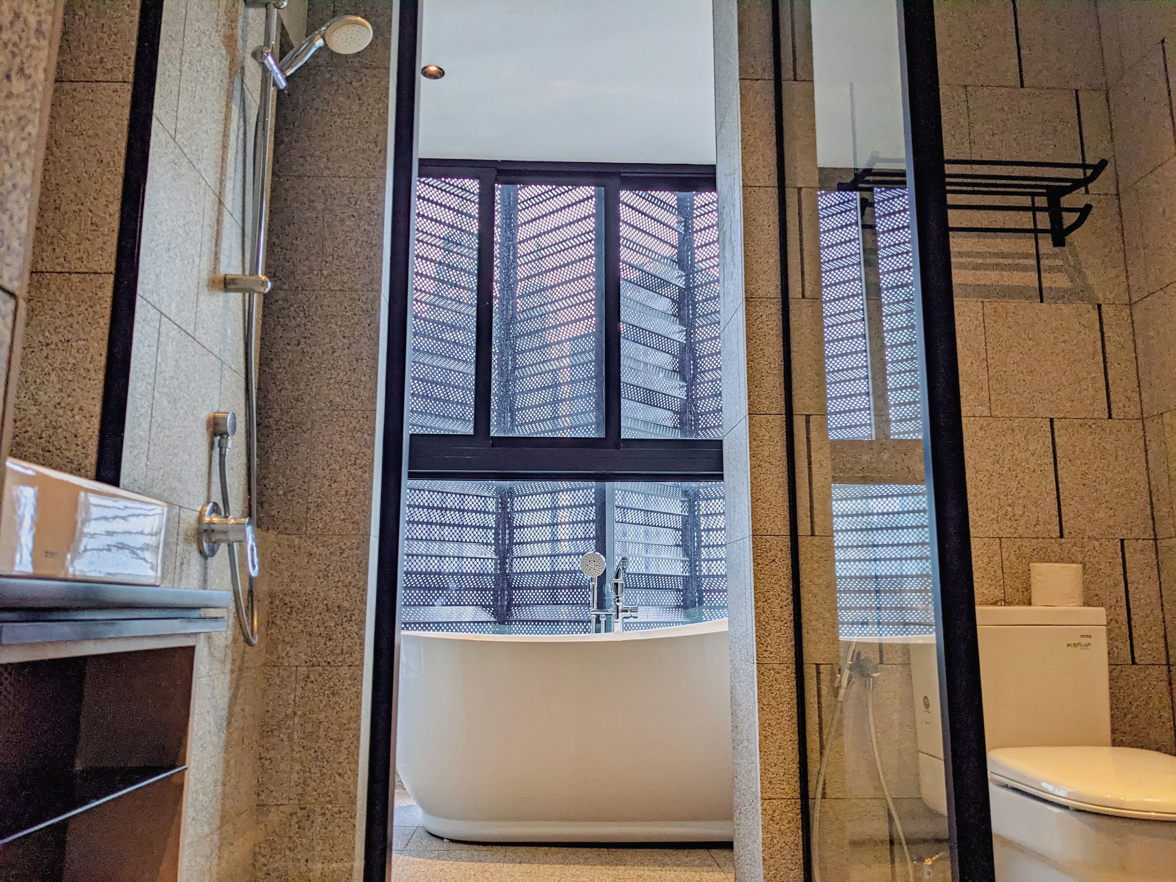 Studio Suite, City View | Bathroom | Free toiletries, soap, shampoo, toilet paper