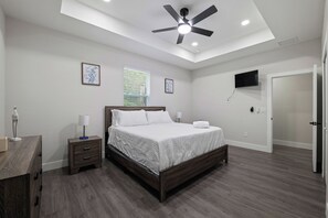 2 makuuhuonetta, silitysrauta/-lauta, Wi-Fi, vuodevaatteet