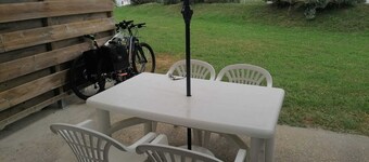 Duplex in residence with swimming pool 10 mns by bike from the sea