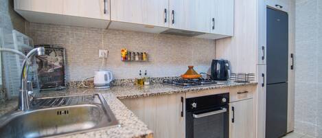 Microwave, dishwasher