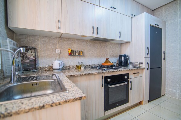 Microwave, dishwasher