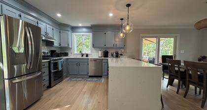 Spacious, Family-Friendly Edgartown Home – 3BR, Sleeps 14, Renovated in 2025