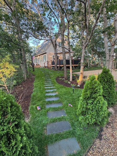 Spacious, Family-Friendly Edgartown Home – 3BR, Sleeps 14, Renovated in 2025