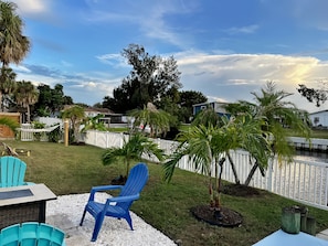 Property grounds - Tranquil Pool Home with canal access and amazing amenities! (Tampa)