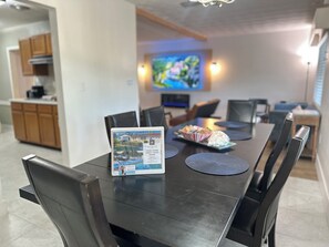 Dining - Tranquil Pool Home with canal access and amazing amenities! (Tampa)