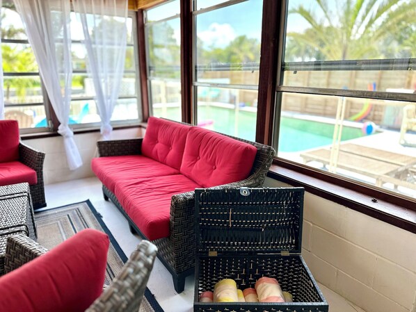 Outdoor pool - Tranquil Pool Home with canal access and amazing amenities! (Tampa)