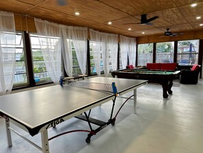 Games room - Tranquil Pool Home with canal access and amazing amenities! (Tampa)