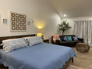 5 bedrooms, iron/ironing board, free WiFi, bed sheets - Bahama Mama at Lake Granbury (Granbury)