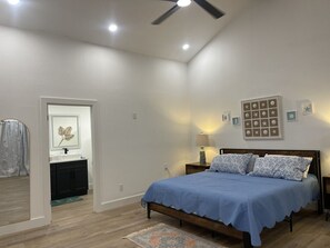 5 habitaciones, tabla de planchar con plancha y wifi gratis 